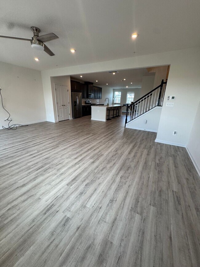 Building Photo - Spacious, Modern Condo in Owings Mills — M...