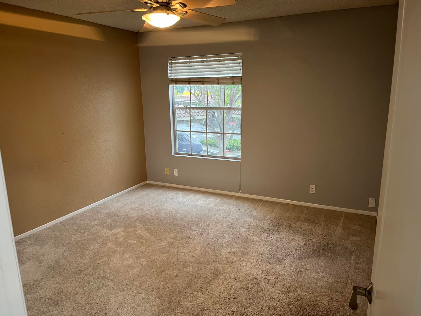 Building Photo - 10808 Aderman Ave