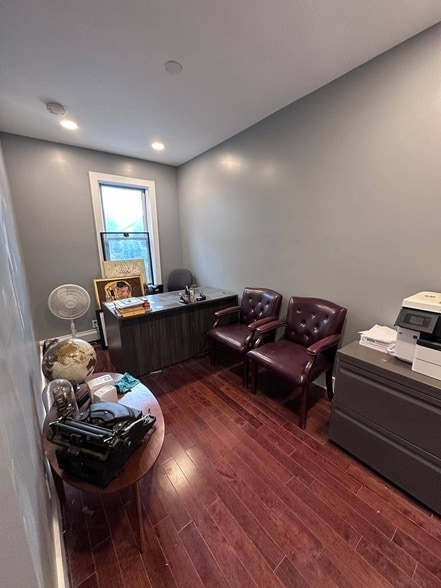 Building Photo - 387 Van Brunt St