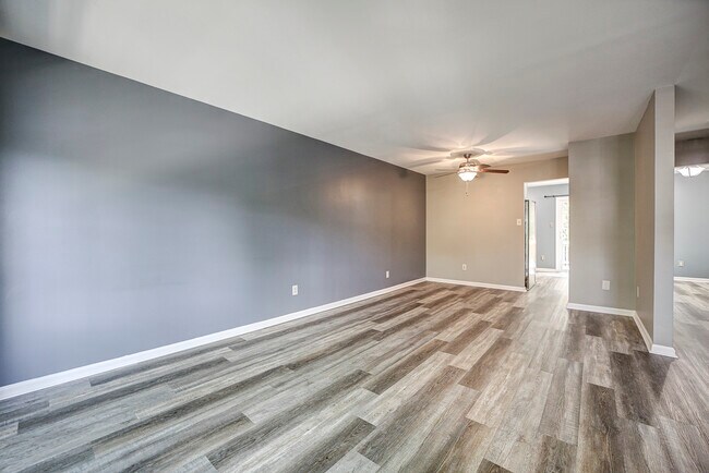 Building Photo - 13711 Flowing Brook Ct