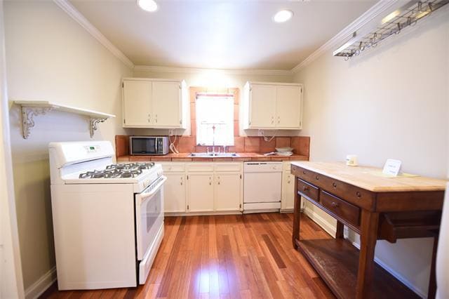 Building Photo - 9015 San Leandro Dr