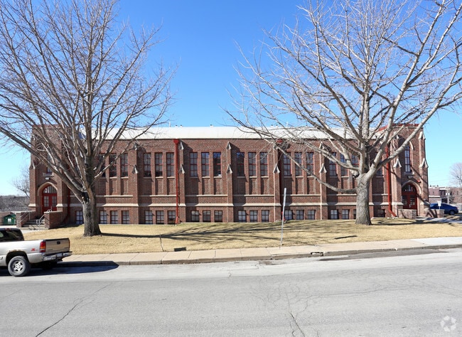Building Photo - 3 Point Lofts