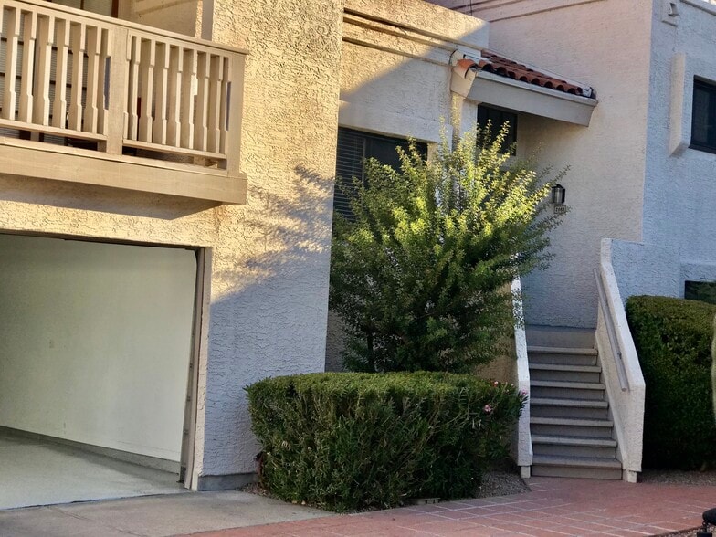 Garage and Condo entrance - 7800 E Lincoln Dr