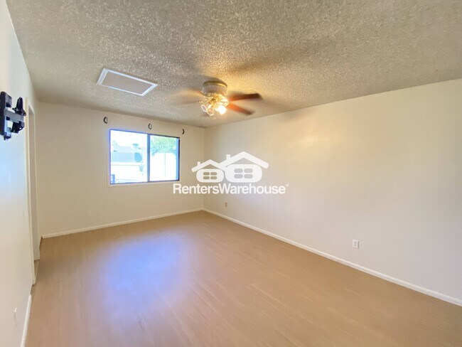 Building Photo - 2114 E Sesame St