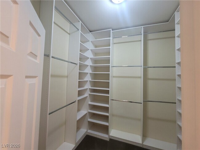 Building Photo - 9338 Wilderness Glen Ave