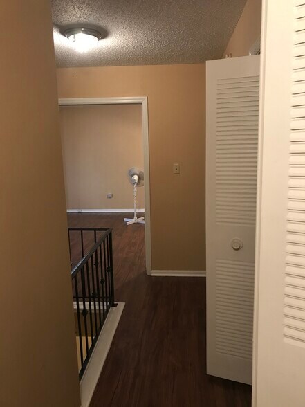 Building Photo - 3655 Haughton Ln