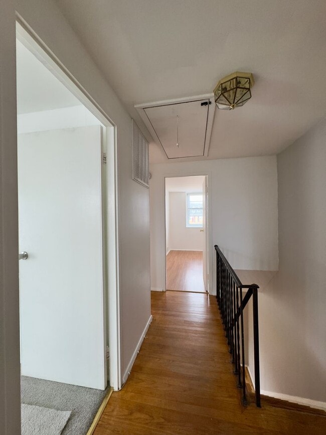 Building Photo - Charming 3 Bed/1.5Bath in Parkville, MD!