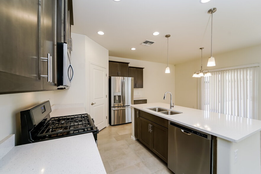 Building Photo - 6993 W Inkwood Ln