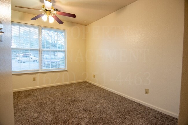 Building Photo - 2 Bedroom 2 Bath