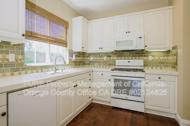 Building Photo - 3 Flowerdale