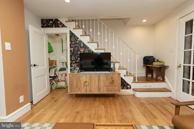 Building Photo - 3429 Osmond St