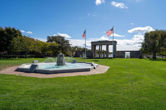 Building Photo - 11 The Pkwy