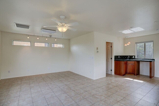 Building Photo - 2 Bedroom plus Office in Main House & Stud...