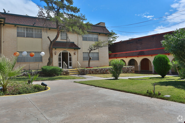 Primary Photo - Del Prado Apartments