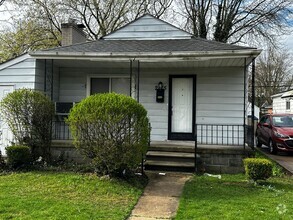 Building Photo - Great Home in Groose pointe