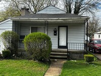 Building Photo - Great Home in Groose pointe