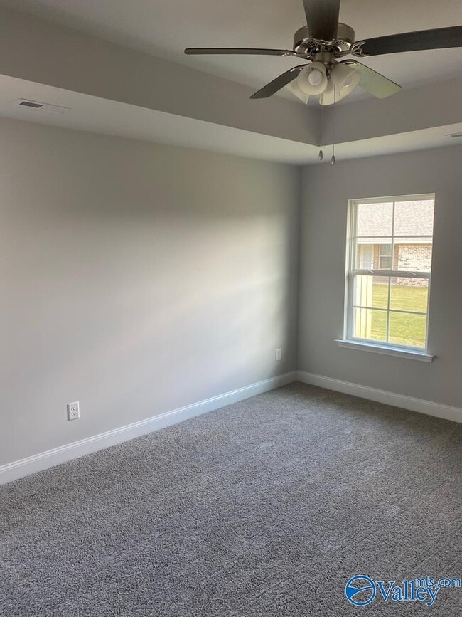 Building Photo - 121 Sorrelweed Dr