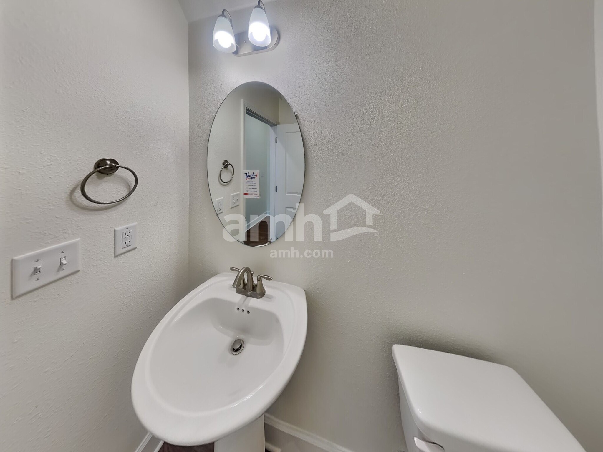 Building Photo - 8571 Highfield Ave