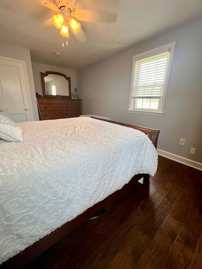 Building Photo - Gorgeous 3-Bedroom Home in Drexel Hill with Garage! Available mid-May!