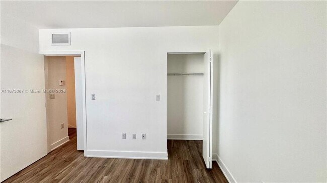 Building Photo - 2 bedroom in North Miami FL 33161