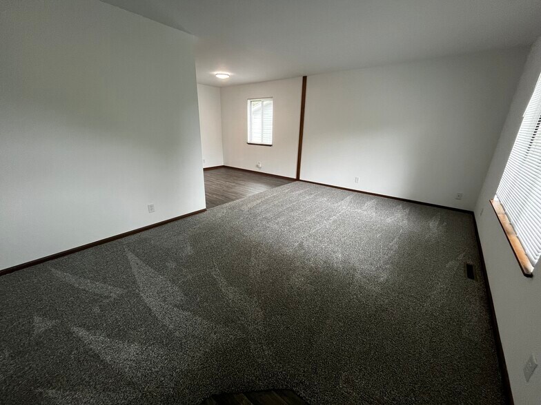 Building Photo - 227 Felch St