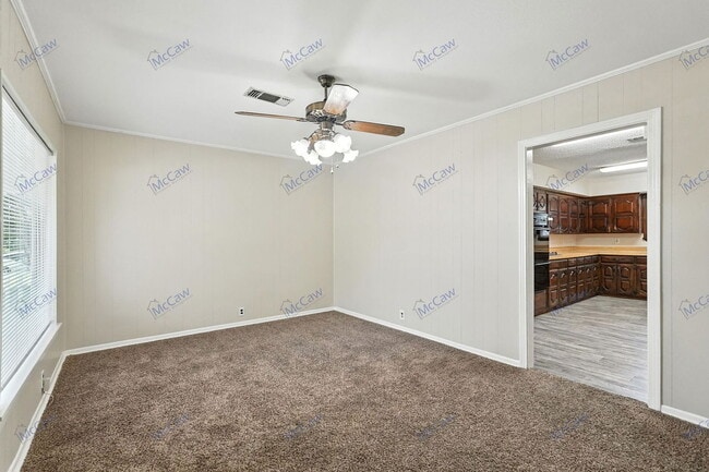 Building Photo - 1605 Maple Dr