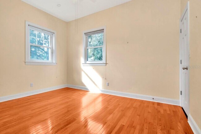 Building Photo - 2408 W Jetton Ave
