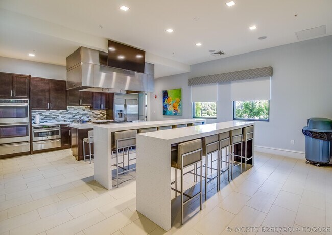 Building Photo - 9885 SW Torriente Ln