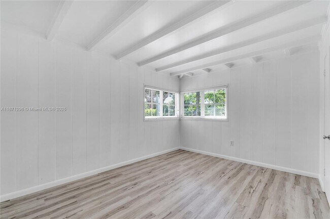 Building Photo - 7500 SW 75th St
