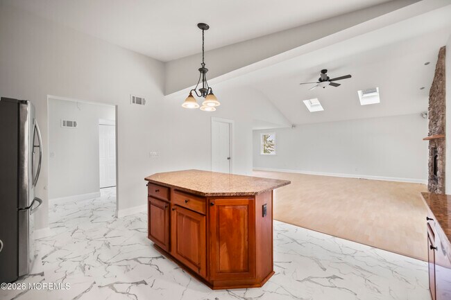 Building Photo - 18 Fierro Ave