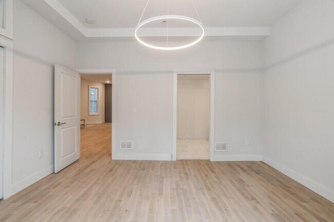 Building Photo - 543 Palisade Ave