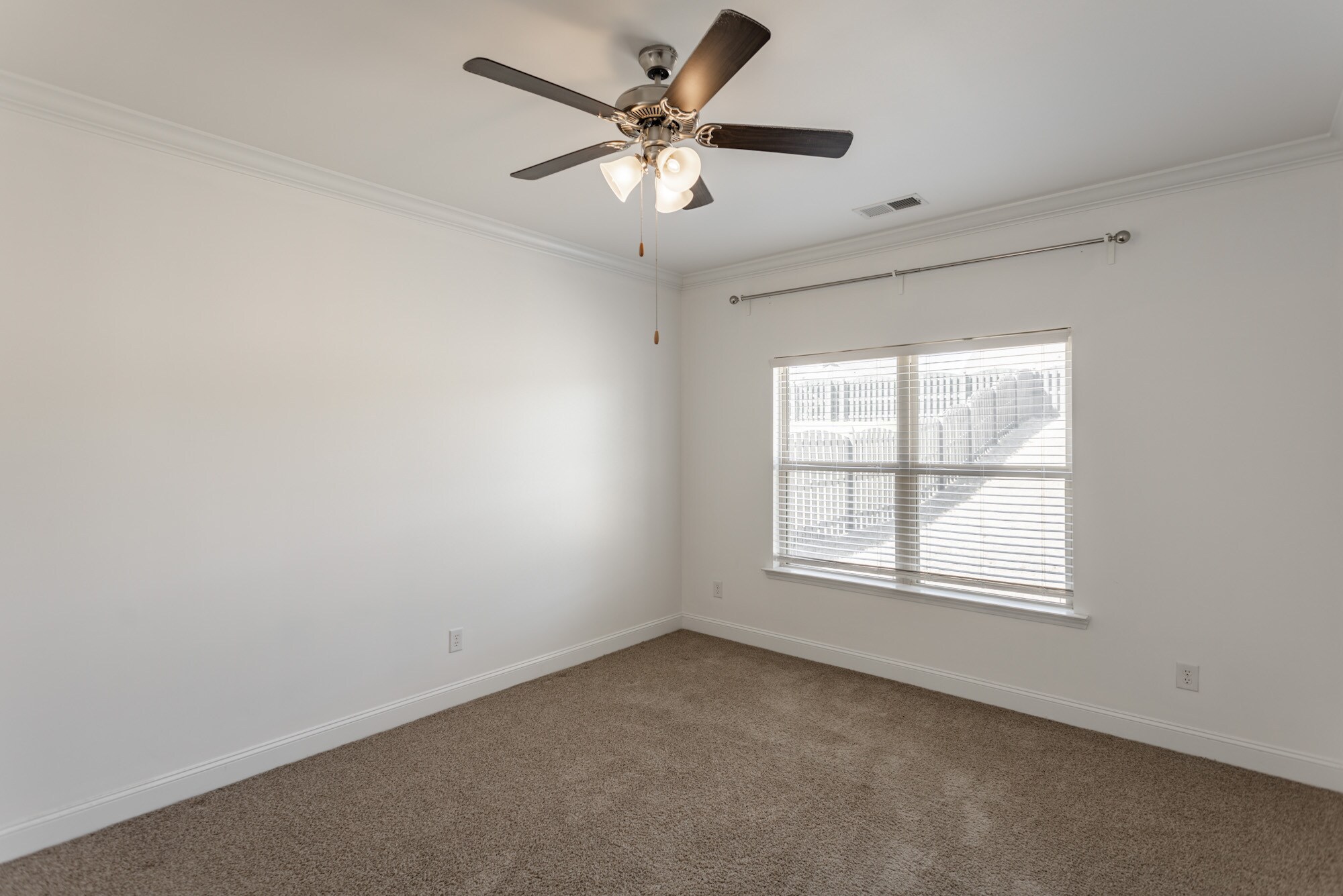 Building Photo - 308 River Rock Dr