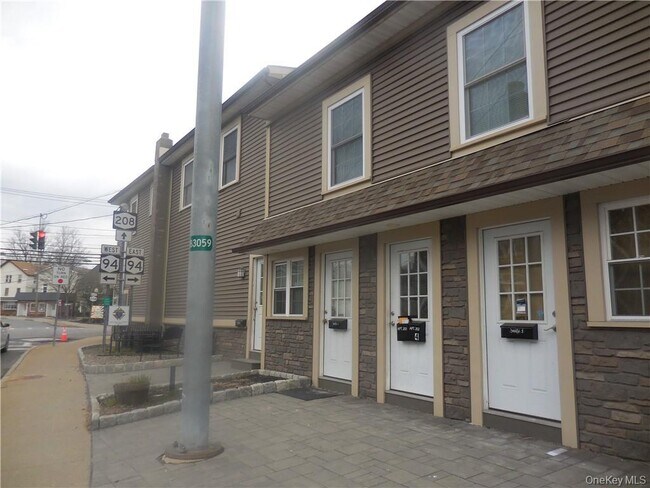 Building Photo - 1 E Main St
