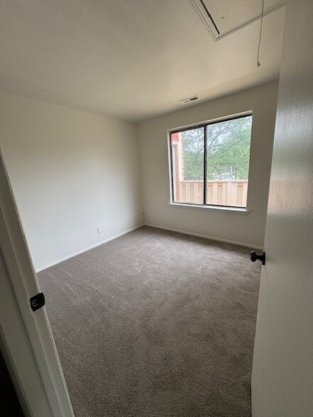 Building Photo - 2903B Auburn Ct