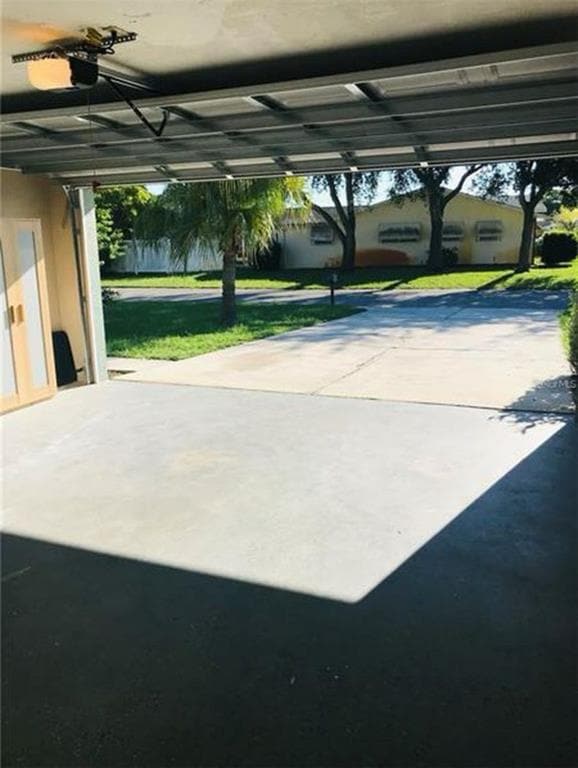Building Photo - 10327 Oleander Dr
