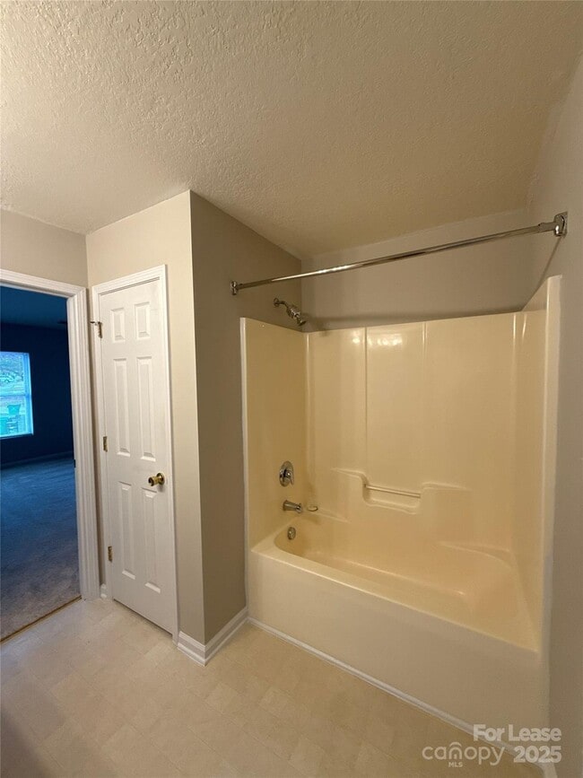 Building Photo - 1323 Winding Branch Ct