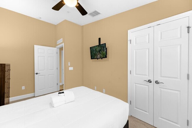 Building Photo - 14590 Damai Ln
