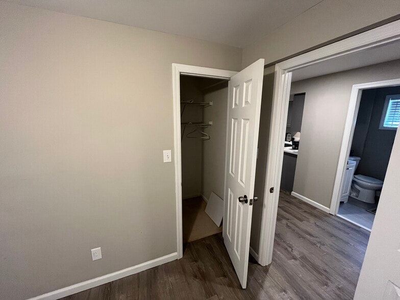 Building Photo - 40 Old Northport Rd