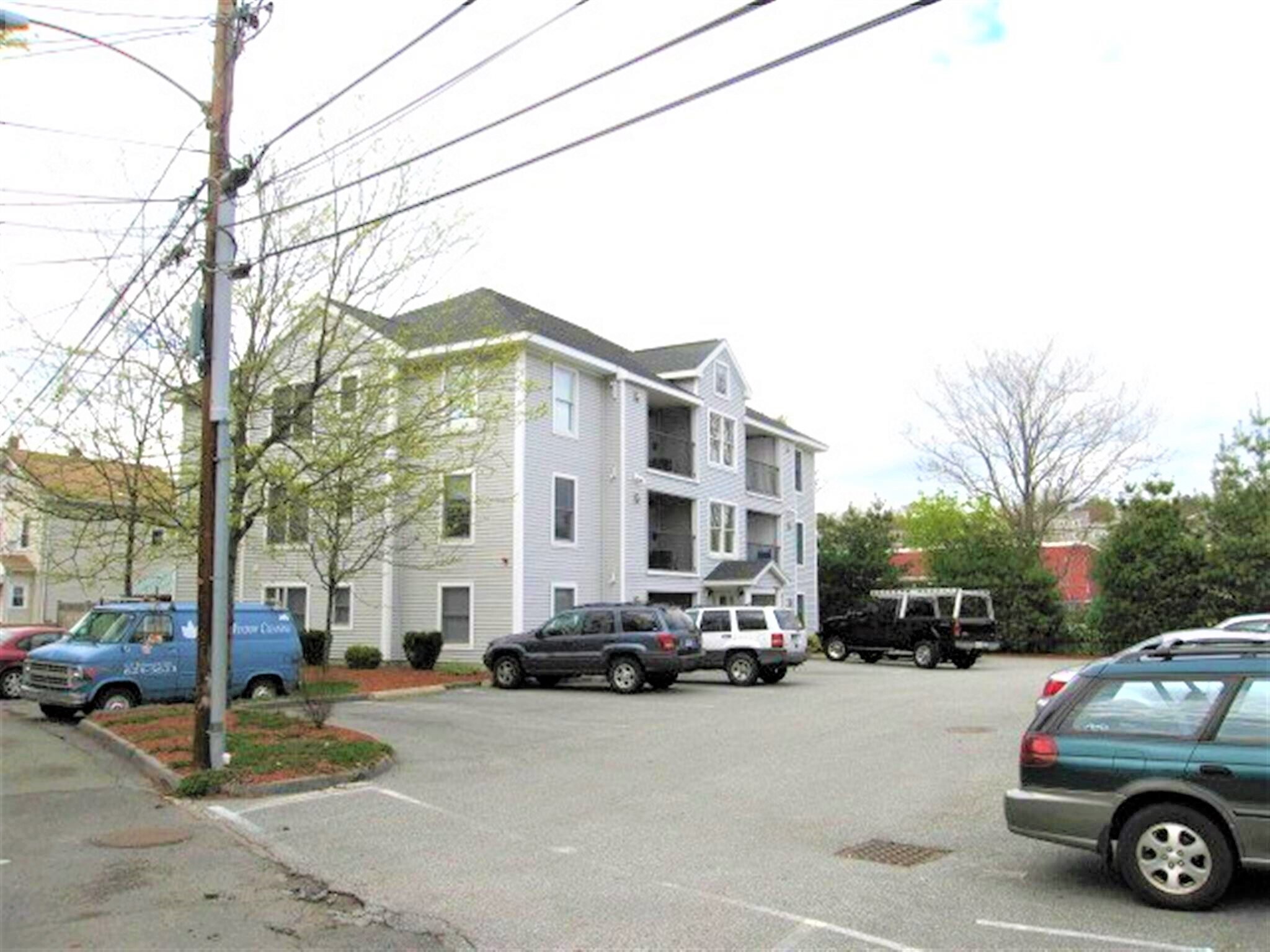 Building Photo - 11 Kent Ct