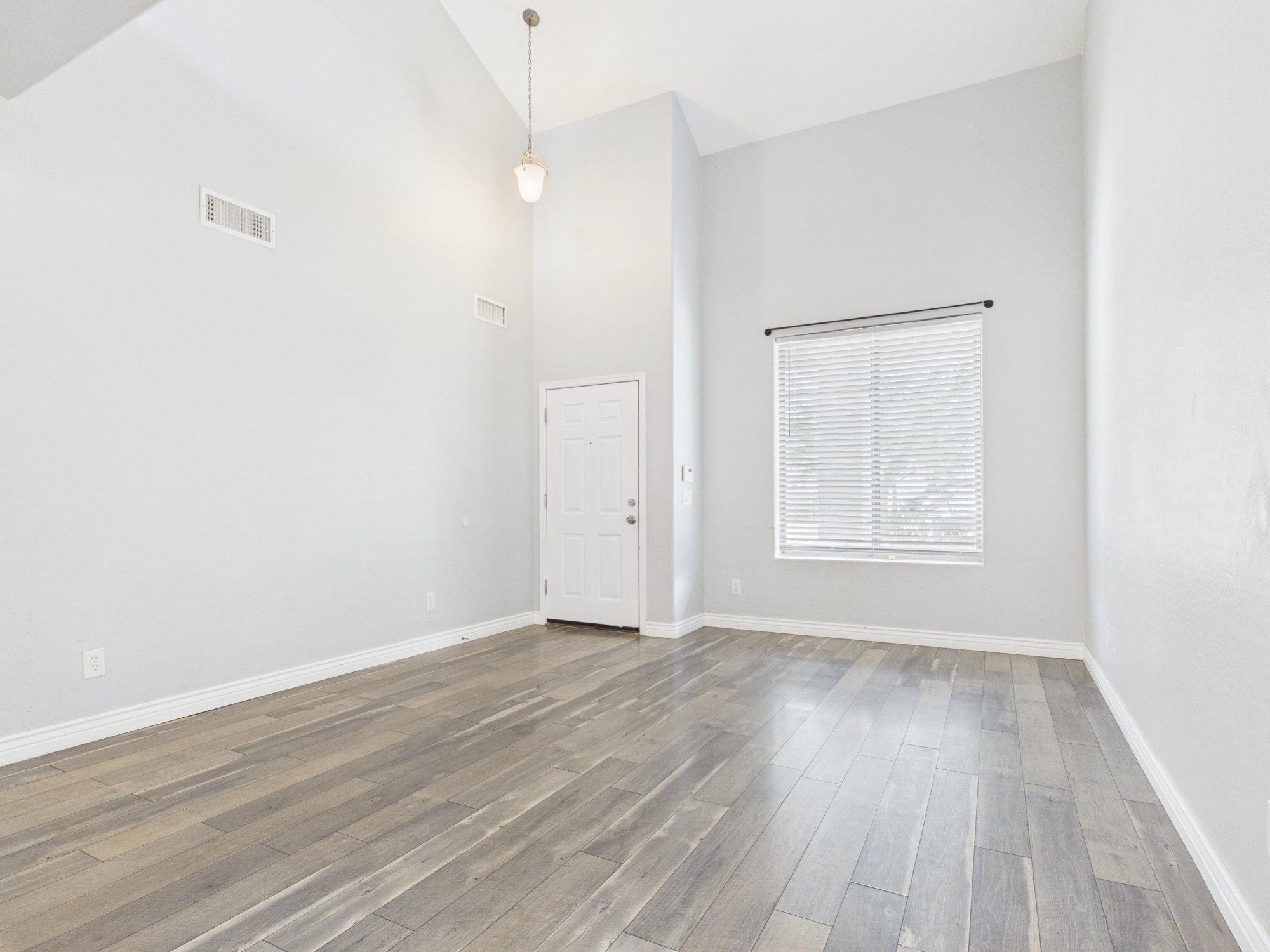 Building Photo - 17648 W Lisbon Ln