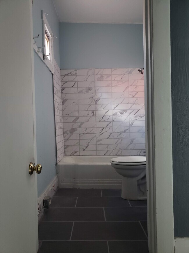 Building Photo - 84 S 15th St