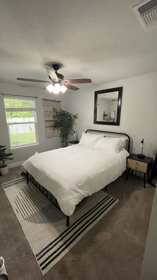 Building Photo - 2064 Constitution Dr