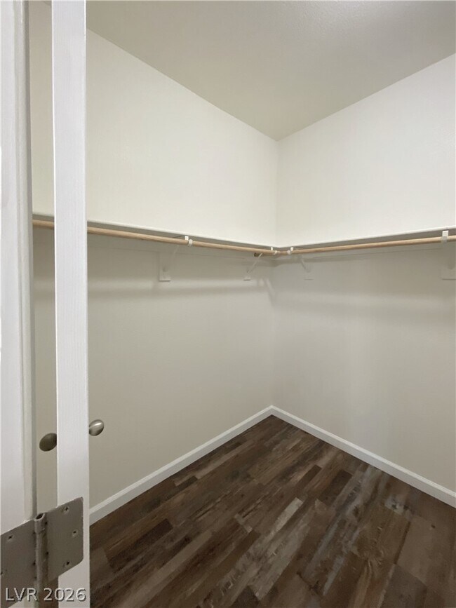Building Photo - 1000 Aspen Cliff Dr
