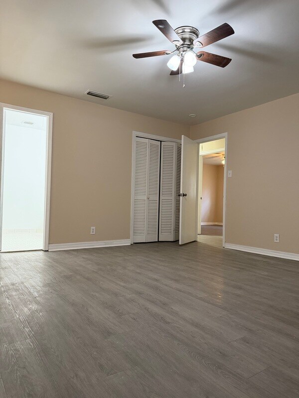 Building Photo - 4925 Janice Dr