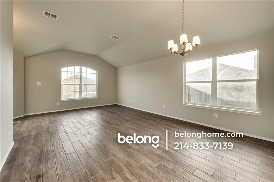 Building Photo - 901 Plumeria Dr