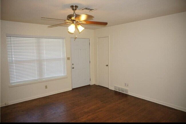 Building Photo - Beautiful 3 Bed 1.5 Bath in Midwest City