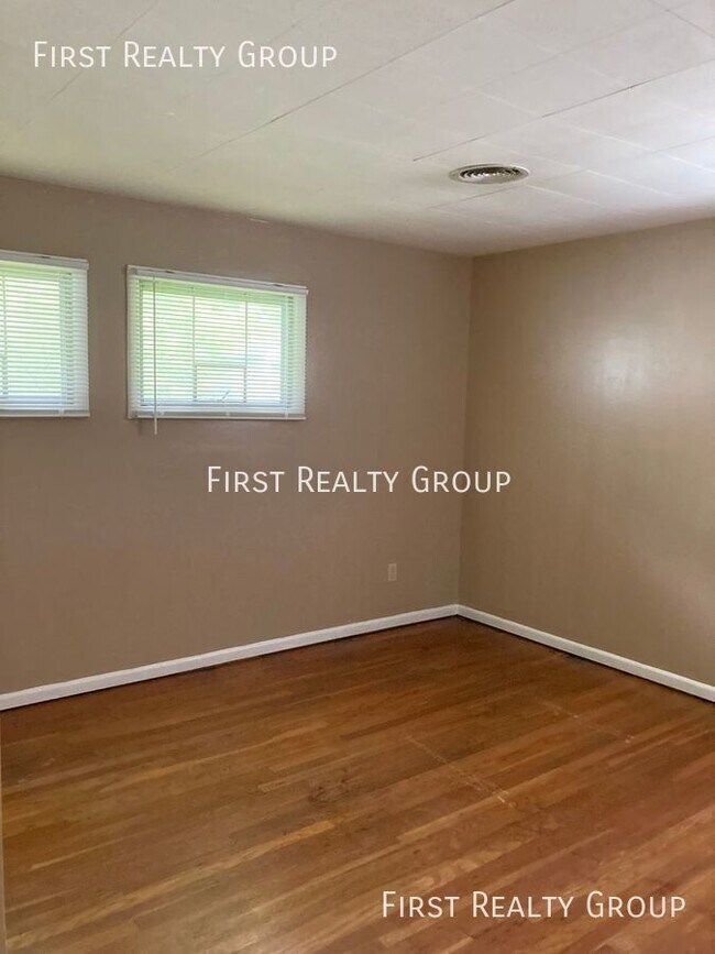 Building Photo - 3420 Barbee Dr