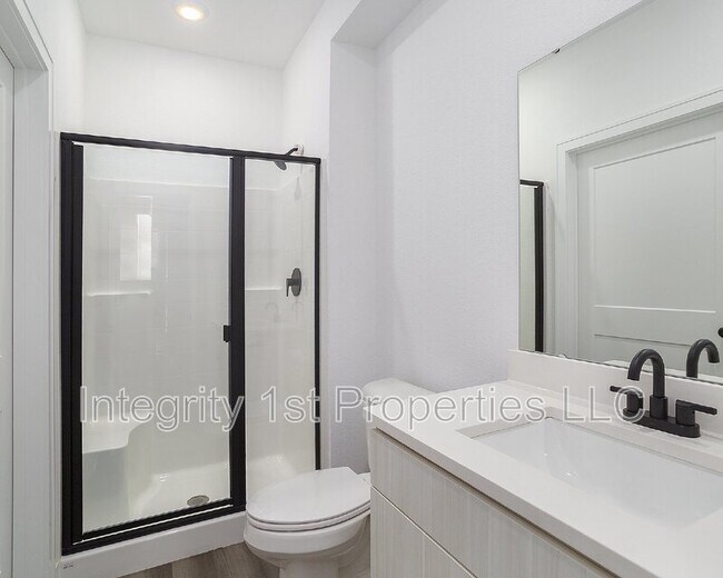Building Photo - 5922 NW 88th St