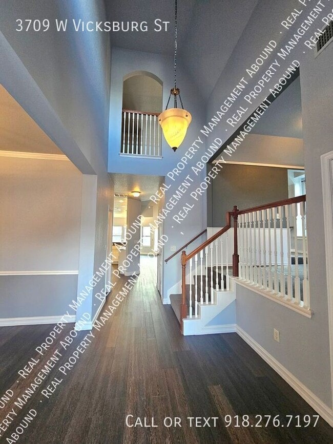 Building Photo - 3709 W Vicksburg St