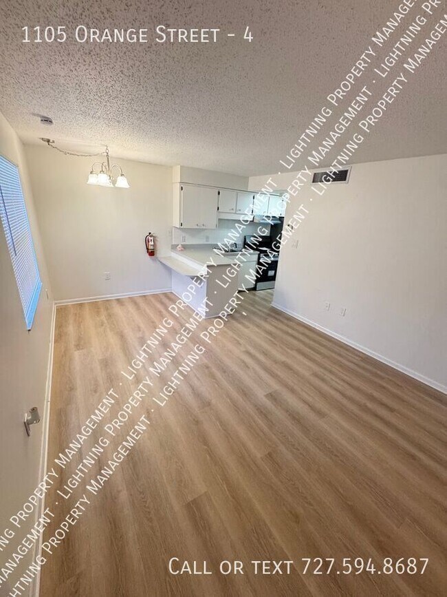 Building Photo - 1105 E Orange St